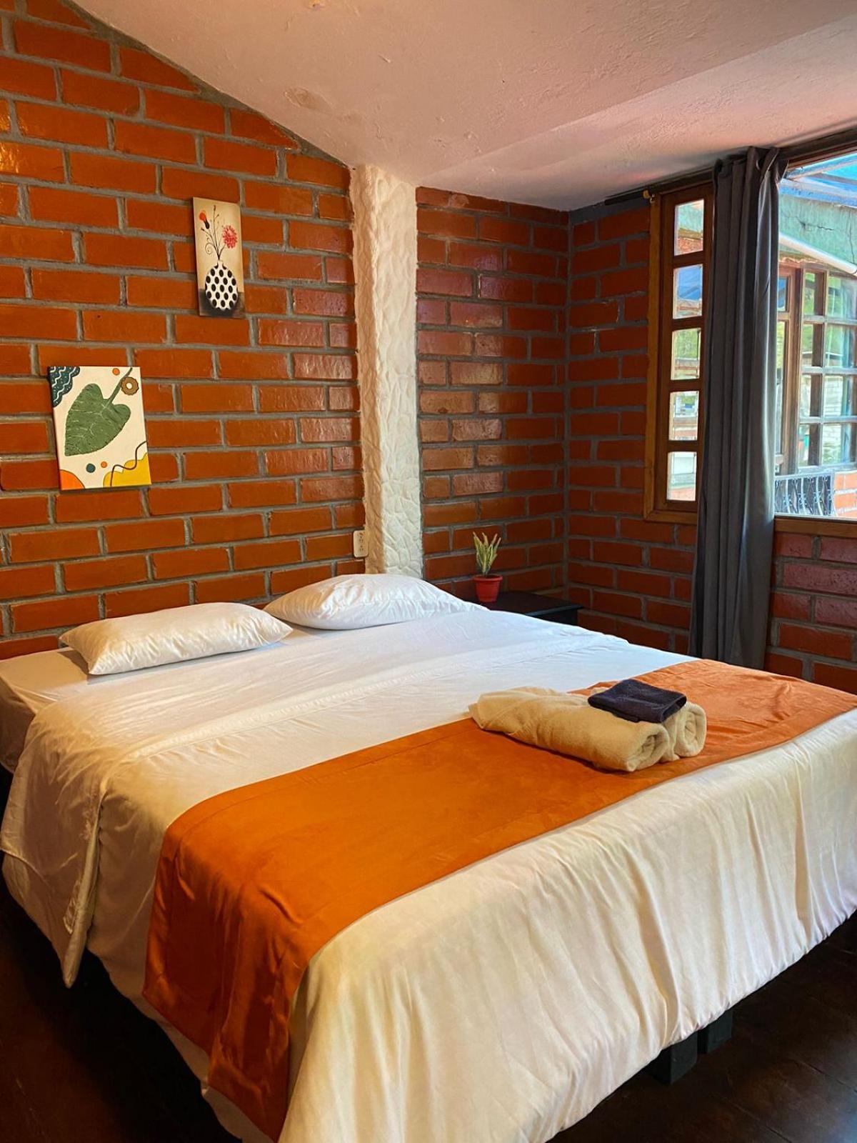 Garden House Hostal Banos  Exterior photo